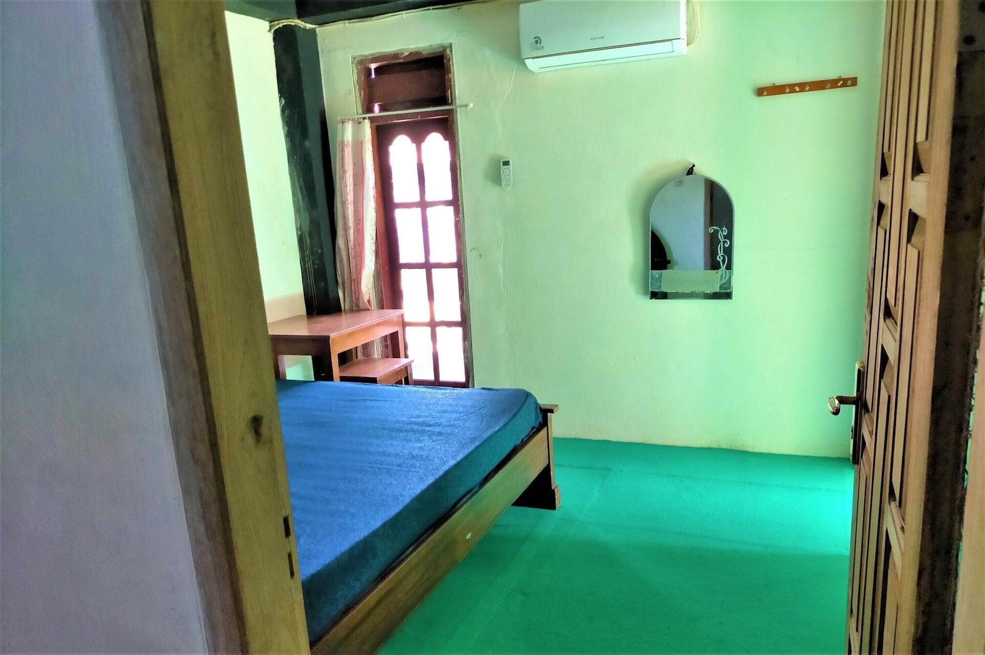 Gandrung City Hostel Banyuwangi  Ngoại thất bức ảnh