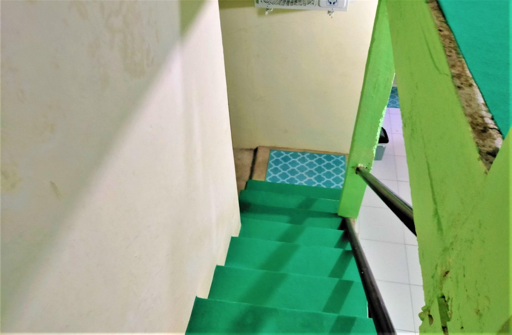 Gandrung City Hostel Banyuwangi  Ngoại thất bức ảnh