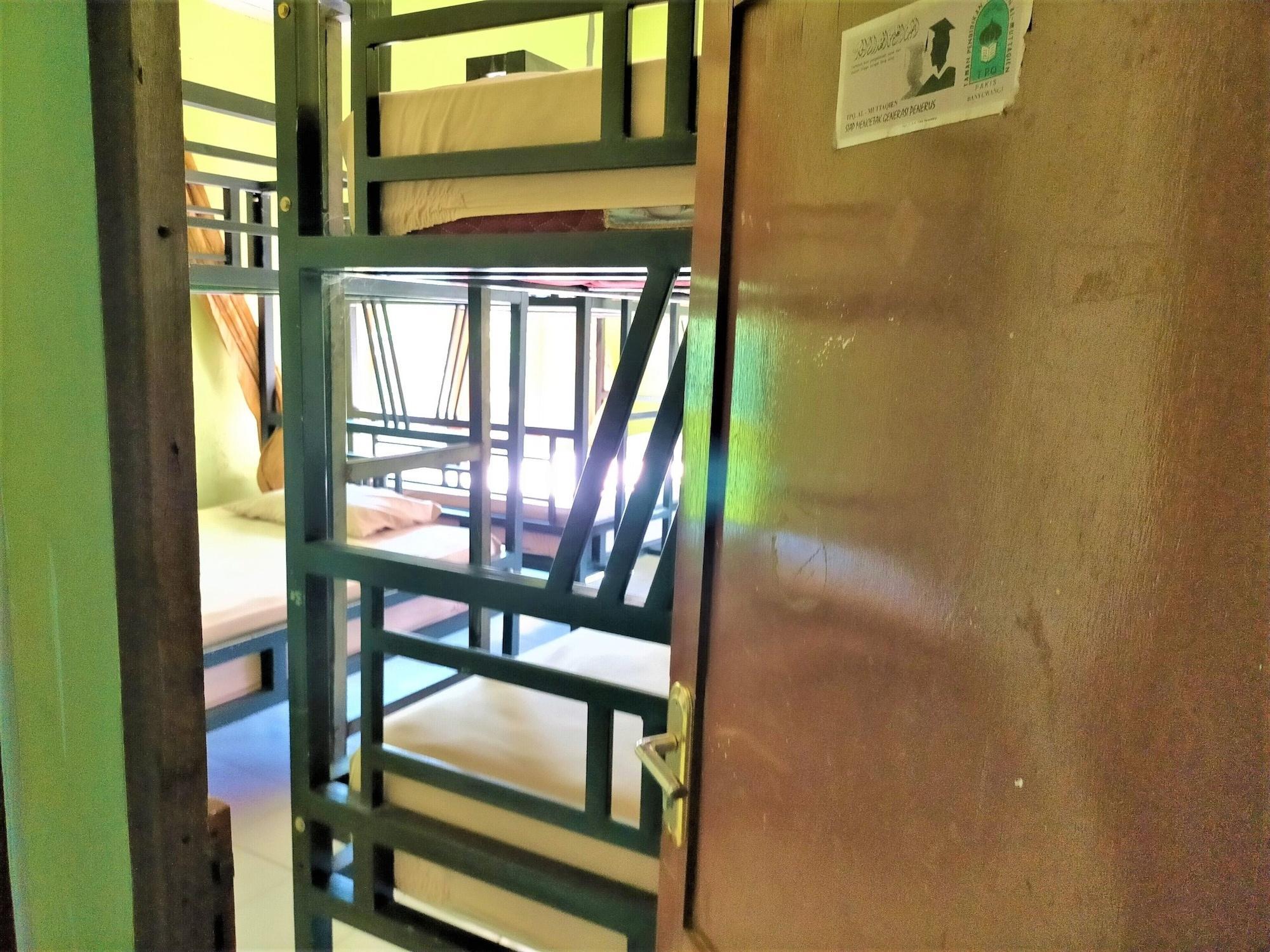 Gandrung City Hostel Banyuwangi  Ngoại thất bức ảnh
