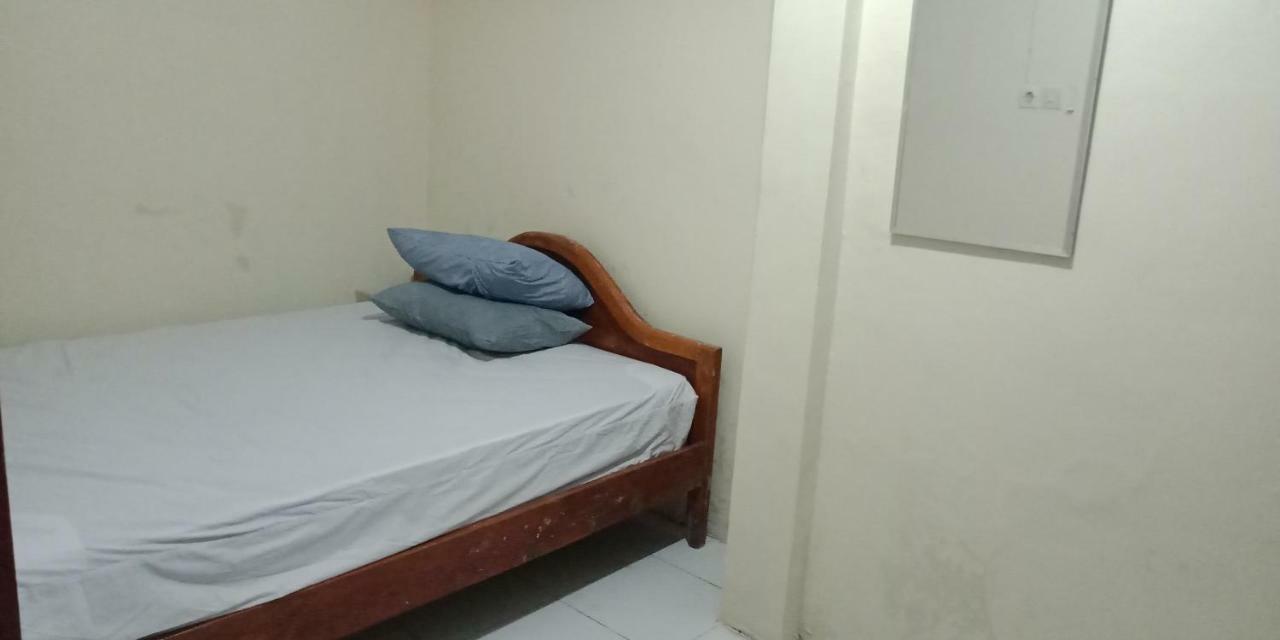 Gandrung City Hostel Banyuwangi  Ngoại thất bức ảnh